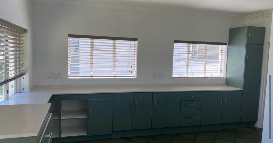 5 Bedroom Property for Sale in Paarl South Western Cape